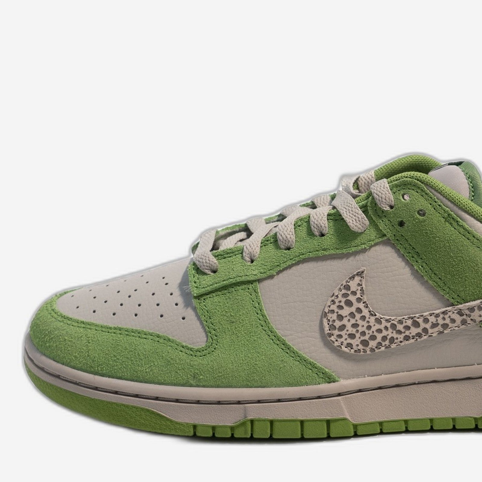 Nike Dunk Low AS Safari Swoosh Chlorophyll Green – Detail