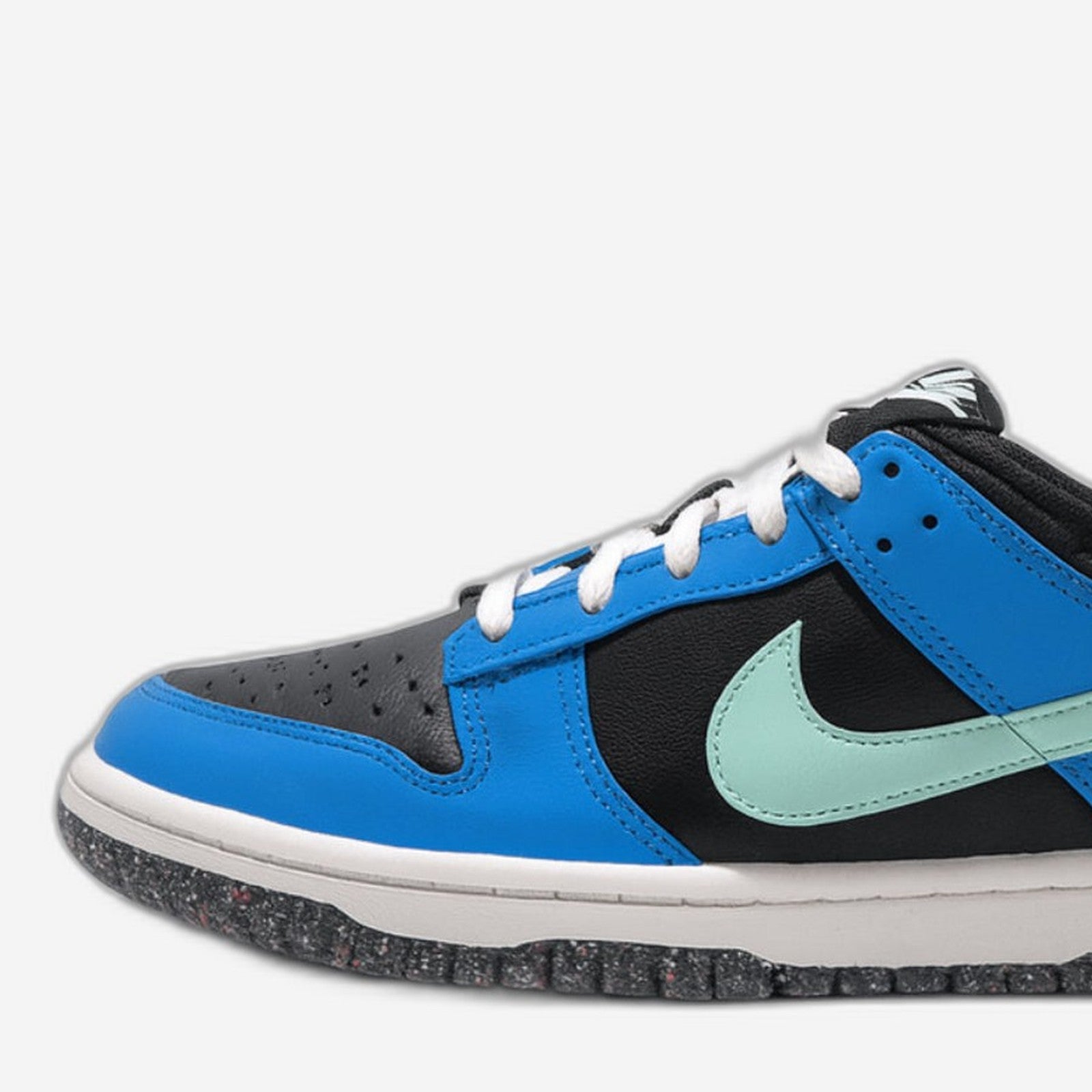 Nike Dunk Low Black Mint Foam LT – Detail
