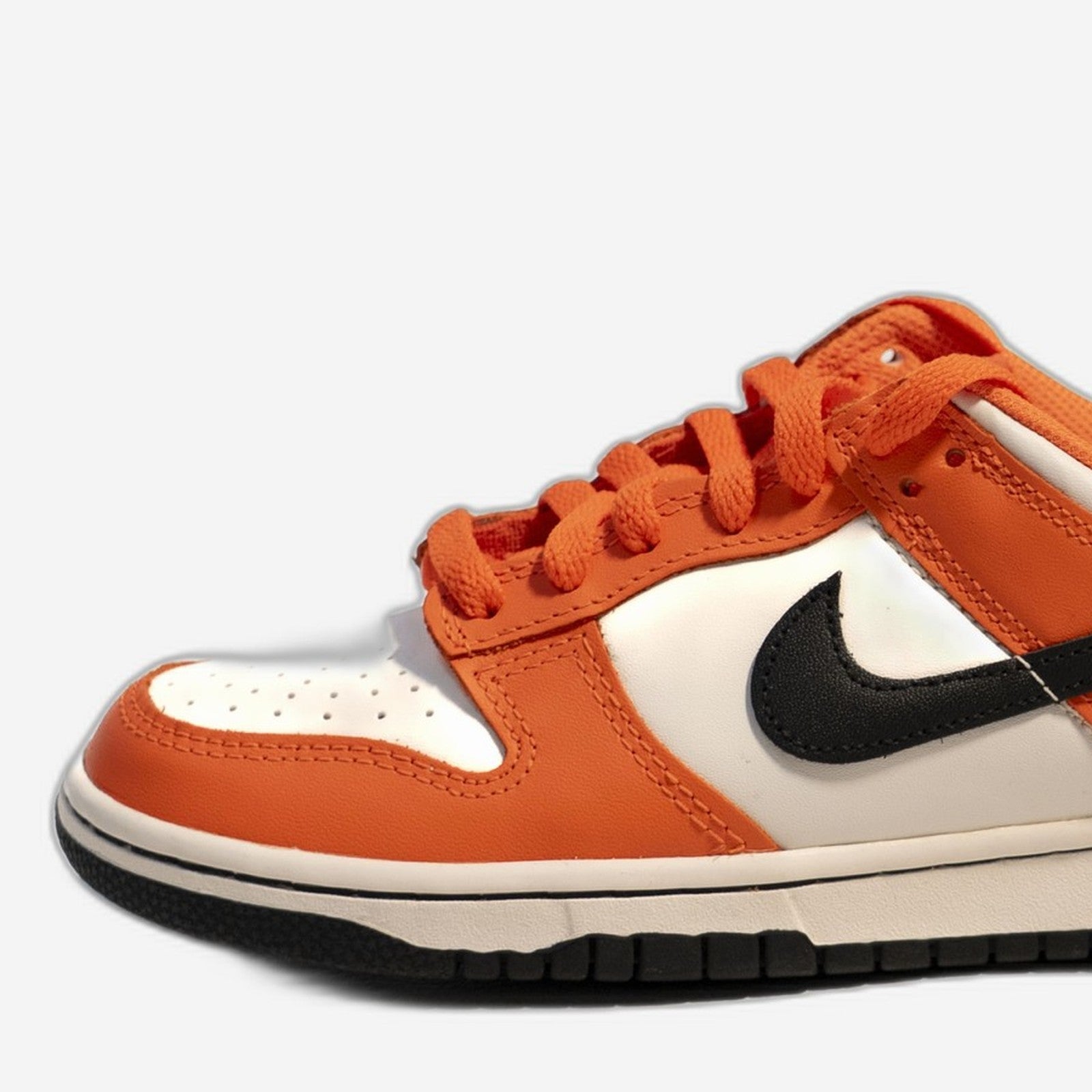 Nike Dunk Low Phantom Black Safety Orange – Detail