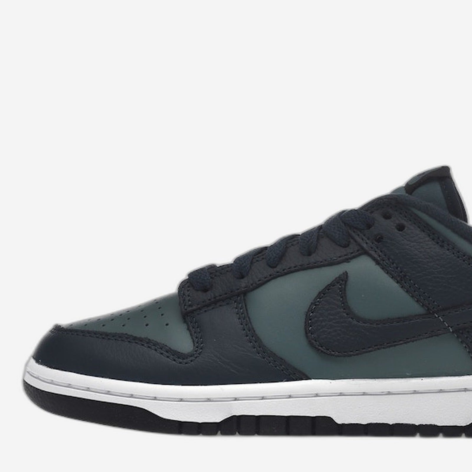 Nike Dunk Low Mineral Slate – Detail