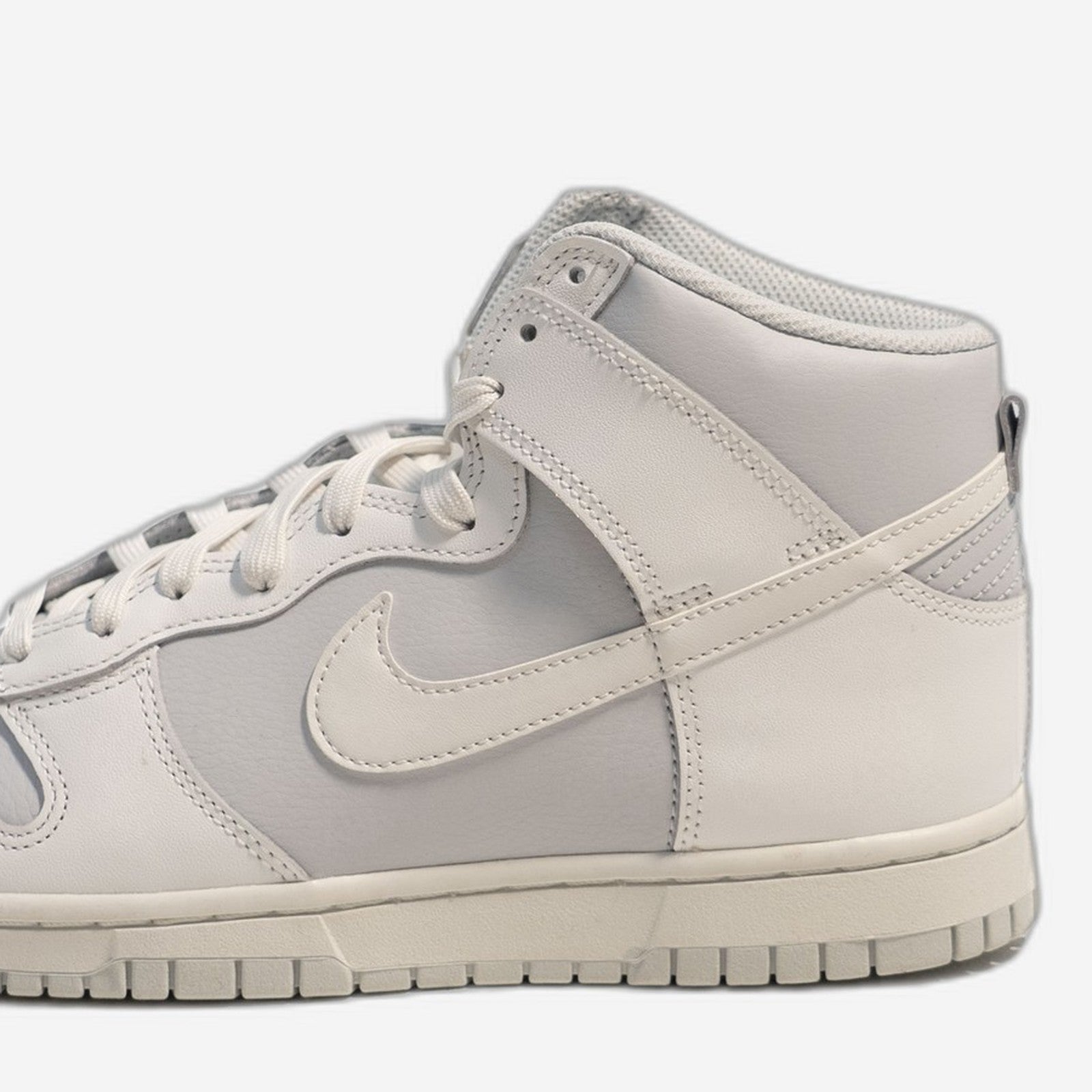 Nike Dunk High Summit White Pure Platinum – Heel