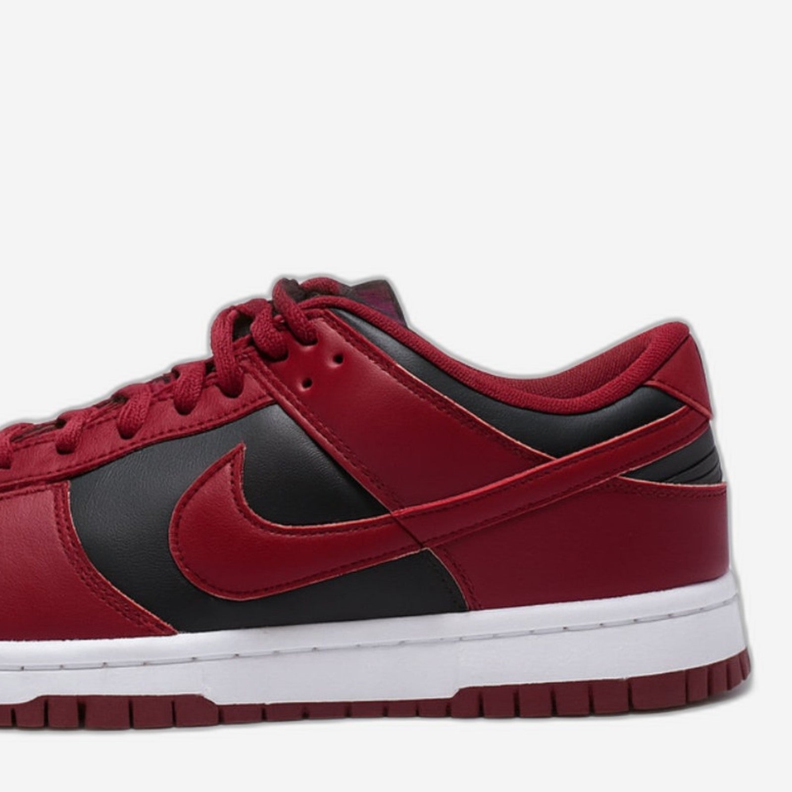 Nike Dunk Low Next Nature Dark Black Red – Heel