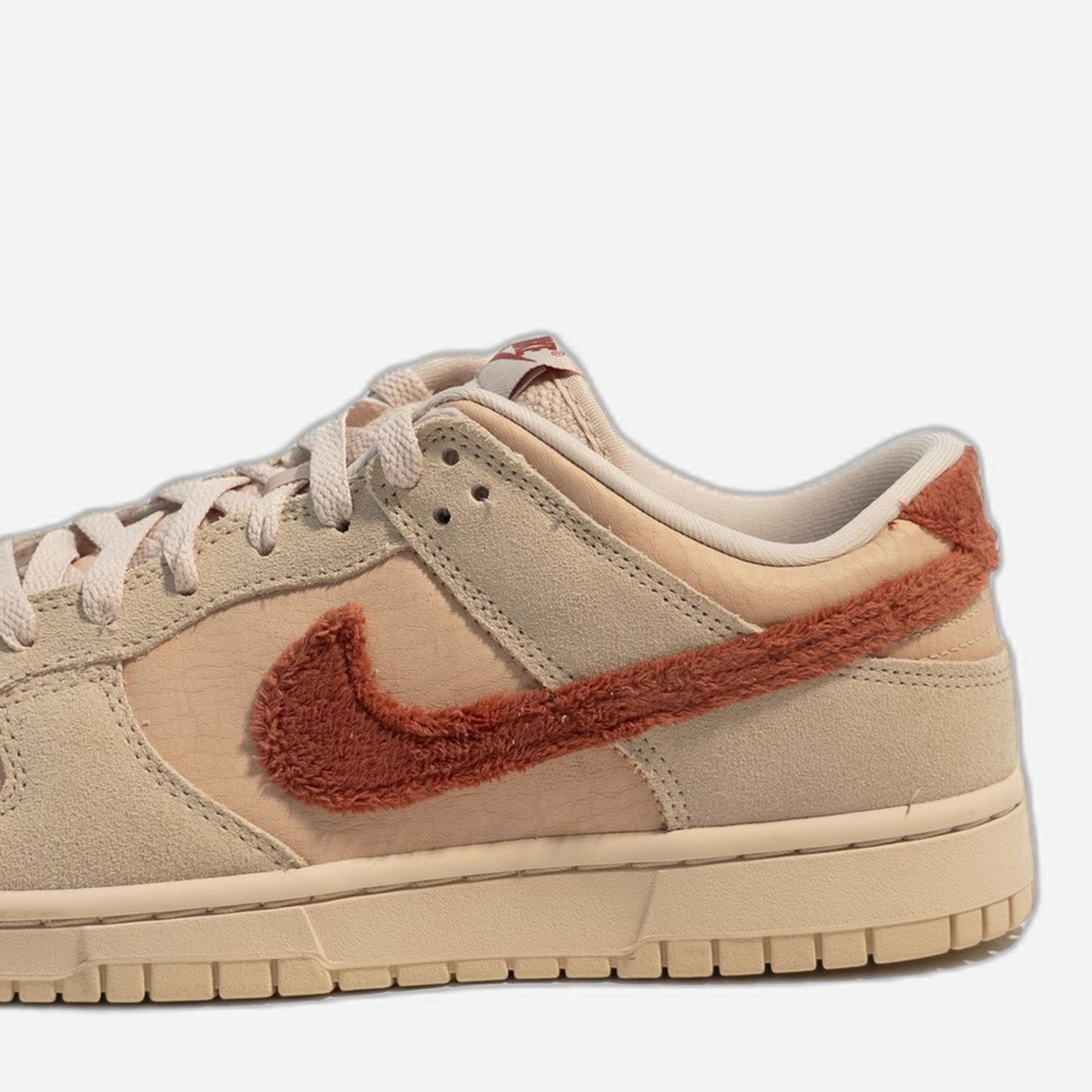Nike Dunk Low Terry Swoosh Women – Heel