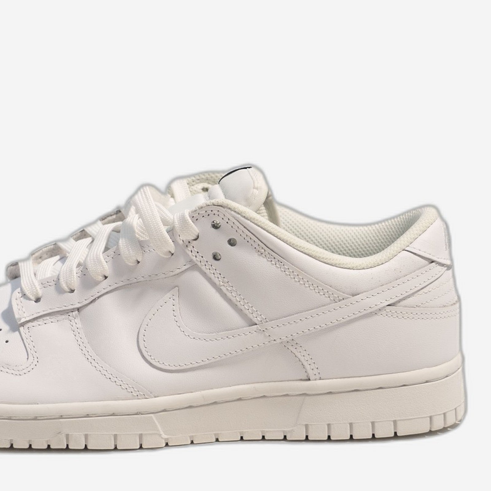 Nike Dunk Low Triple White – Heel