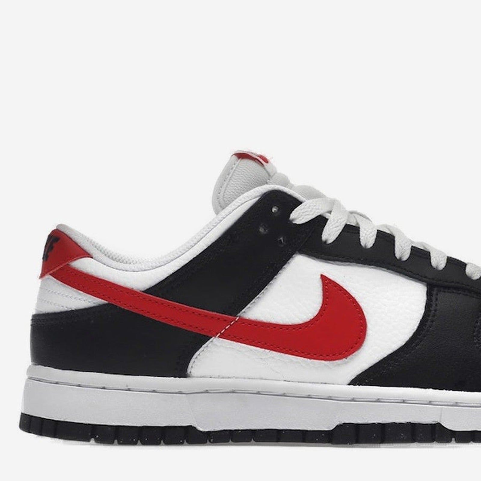 Nike Dunk Low Retro Red Swoosh Panda – Detail