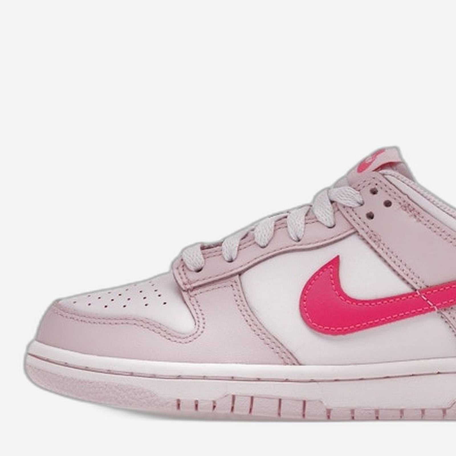 Nike Dunk Low Triple Pink – Detail