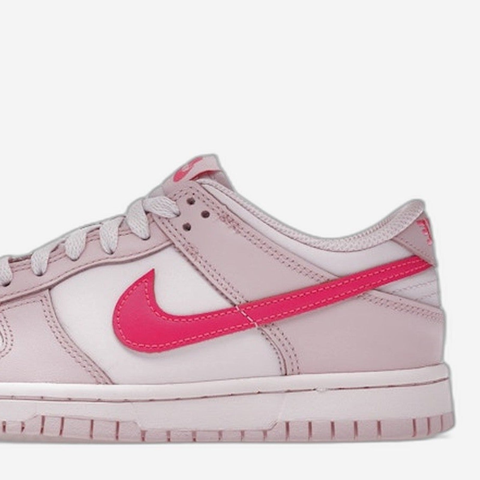 Nike Dunk Low Triple Pink – Heel